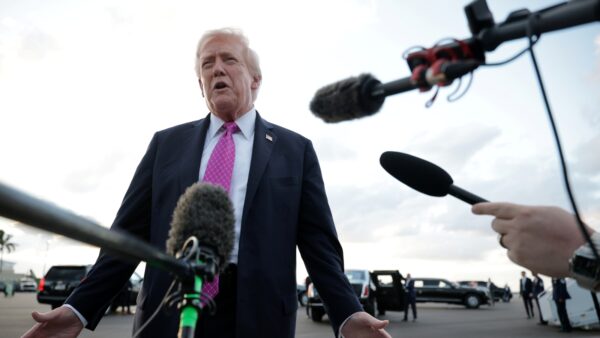 トマホーク供与は「重大問題」　トランプ氏「ロシアとウクライナは即時停戦を」