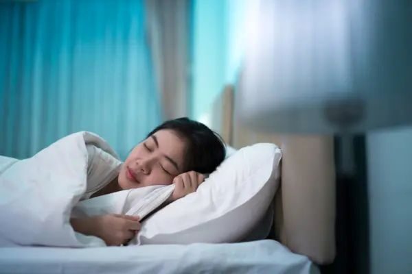 夜眠れない？　ぐっすり眠る鍵は午前10時に