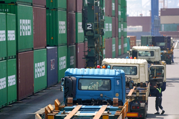 日本政府　輸出管理を強化　機械やICなど6分野で軍民両用リスクに対応