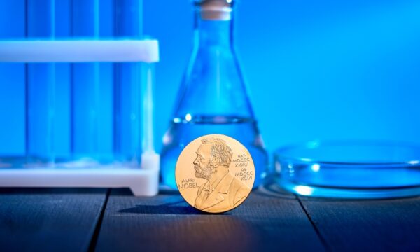 硤合憲三氏にノーベル化学賞　「Soai反応」発見　生命の起源解明につながる成果