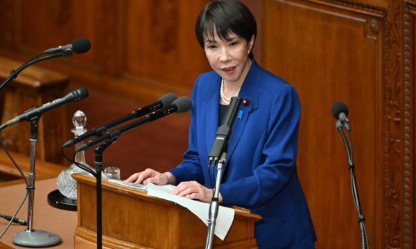 政府　外国人入籍要件の厳格化を検討　居住年限引き上げが焦点に