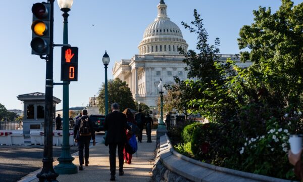 米政府閉鎖　最長記録更新へ　トランプ米大統領は強硬姿勢　