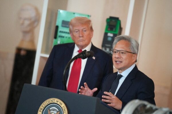 トランプ大統領　習近平との会談で高性能AIチップ輸出議論を見送り