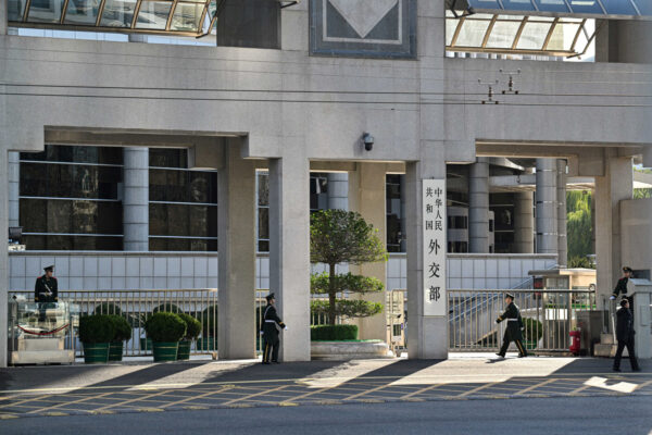 中共　日本産半導体材料に反ダンピング調査