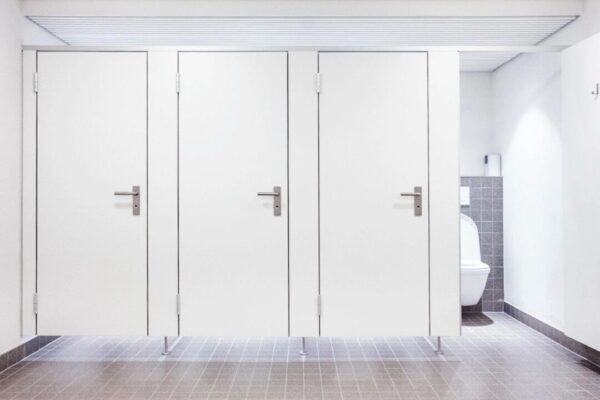 便座の感染リスク　信じられている迷信は本当か？