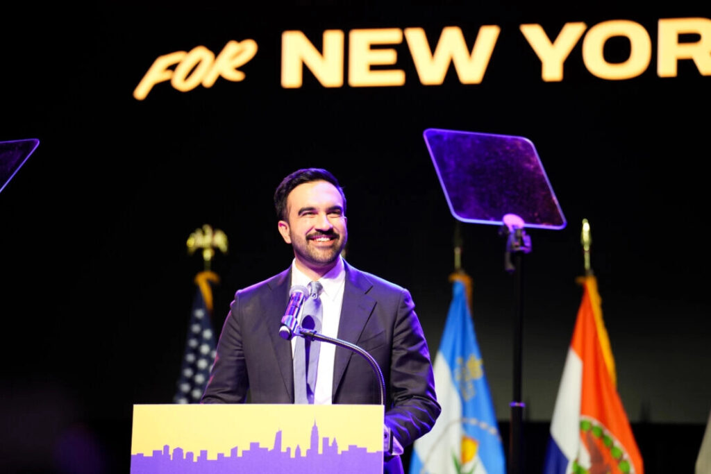 トランプ氏　NY新市長マムダニ氏と会談へ「協力の道を探る」