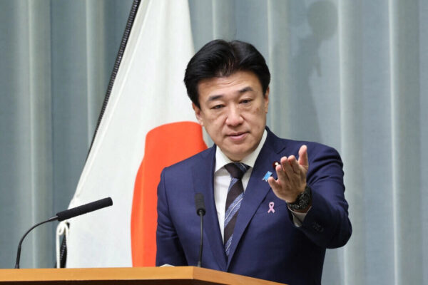 「沖縄帰属未定論」喧伝の中共機関紙に　官房長官「コメントする必要ない」と一蹴