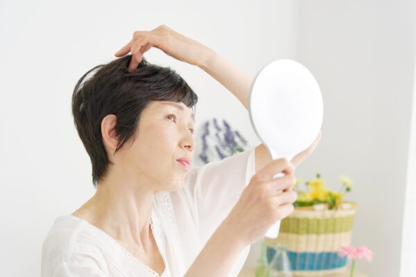 女性の抜け毛の悩み　肝腎のケアから始めよう