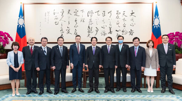 中共の反発強まる中　日本の国会議員が相次ぎ訪台　日台の連携を強化