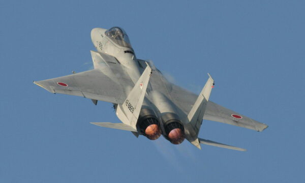 中共軍機　空自機にレーダー照射　小泉防衛相が厳重抗議