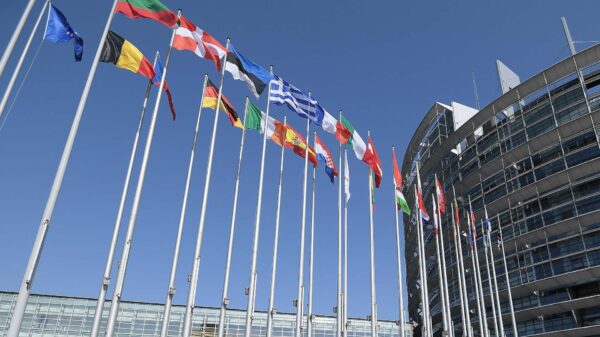 中共依存から脱却へ　多数国が戦略見直し