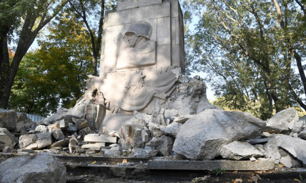 ポーランド   共産党禁止　中国民衆の中共批判噴出