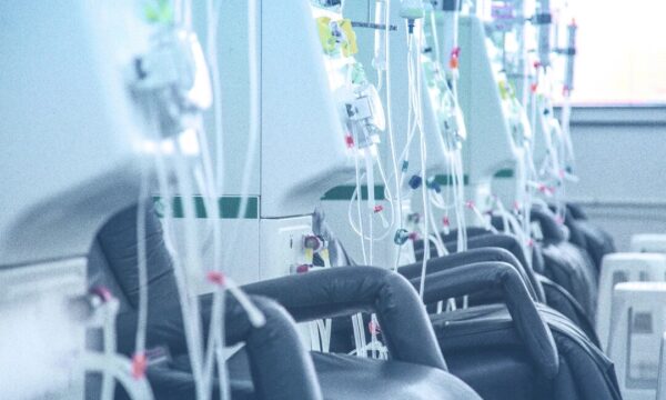 透析は腎臓の回復力を妨げている可能性がある