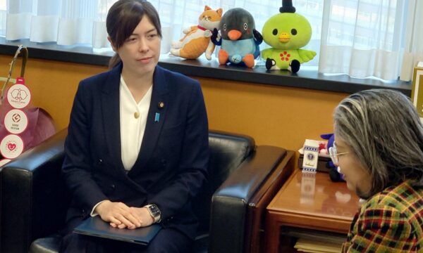 政府　外国人共生へ「秩序」重視の意見書を受領