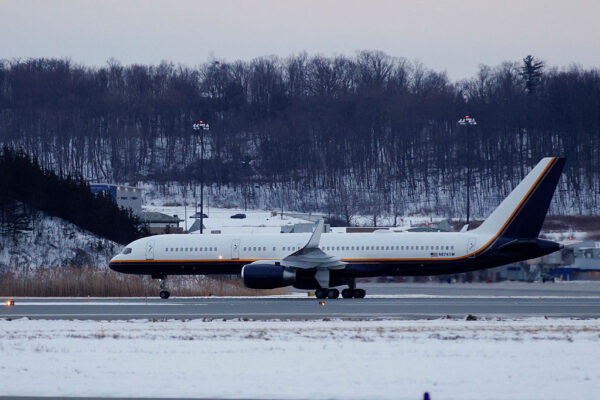 ベネズエラのマドゥロ夫妻　米軍がニューヨーク州へ移送　麻薬テロ容疑で訴追へ