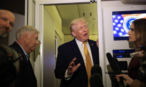 トランプ氏　コロンビアやメキシコでの軍事行動を示唆　キューバ政権の自壊も予測