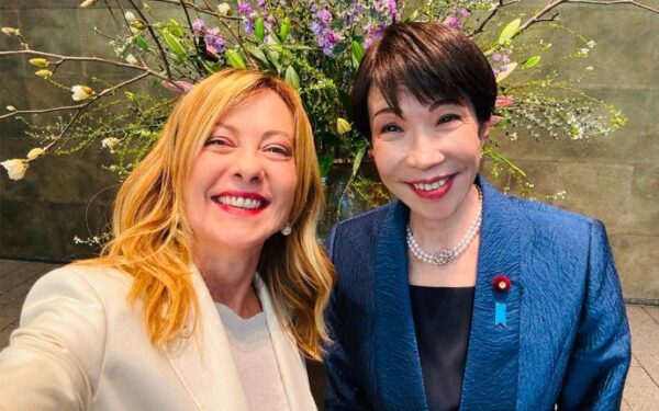 メローニ首相が語った「がんばる」の精神　日伊首脳が限界を超え「歴史の主役」へ復帰誓う