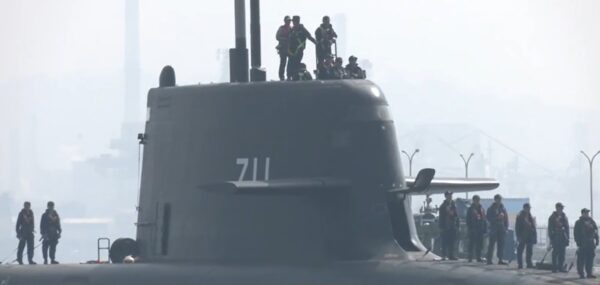 中国共産党を抑止　台湾初の自国産潜水艦が初の潜航試験を実施