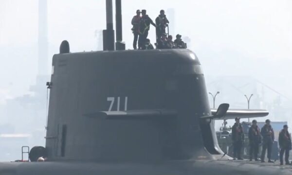 中国共産党を抑止　台湾初の自国産潜水艦が初の潜航試験を実施