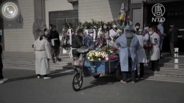 中国各地で相次ぐ死亡報告　高齢者から若年層まで広がる