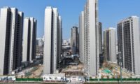 中国不動産市場　官製メディアが底打ち主張も　統計は下落示す
