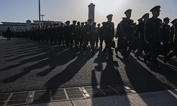 中央軍事委員会の高級幹部の粛清後　委員会内部に緊張の兆し