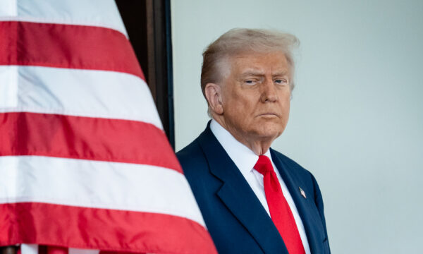 米メディア　トランプ氏　イランへの軍事介入案を検討中