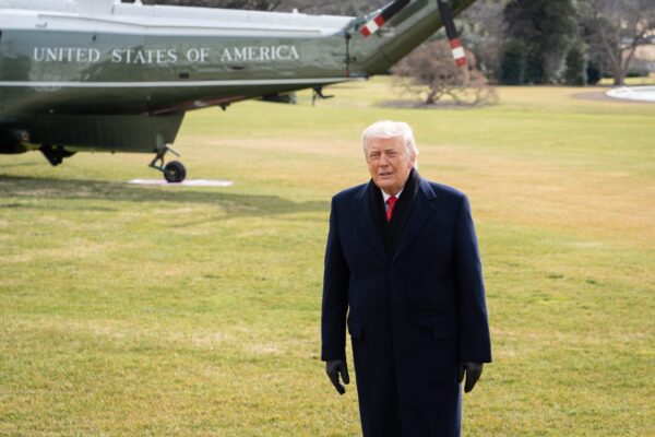 トランプ氏「イラン政権転換の時来た」ハメネイ批判　反政府デモ死者3090人