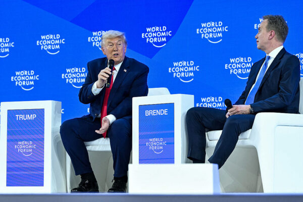 トランプ大統領衝撃告白「武漢で衛星が捉えた遺体袋の山」ダボス会議