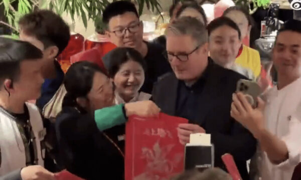 英国スターマー首相 訪中　北京初食は雲南料理