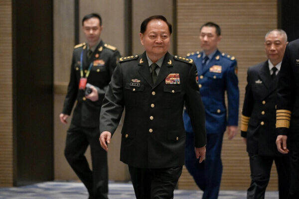 中国共産党トップ将軍の解任　沈黙を守る軍内部に不満の兆候