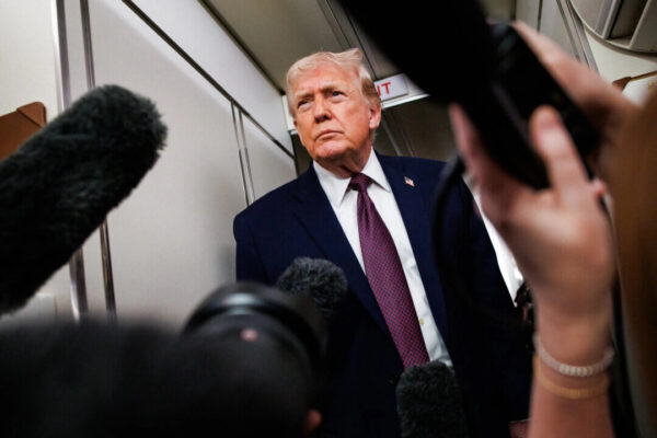 トランプ氏　イランとの会談中止表明　デモ隊に「助けは向かっている」と伝える