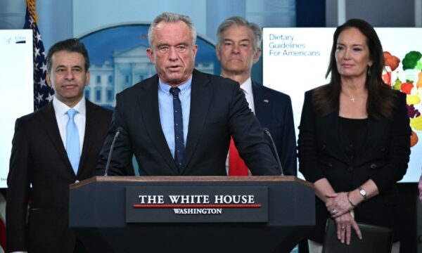 トランプ政権　新たな食事指針を公表　「本物の食品を食べよ」