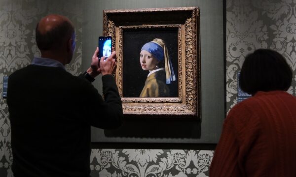 フェルメールの名画「真珠の耳飾りの少女」14年ぶり来日へ　大阪で展示会