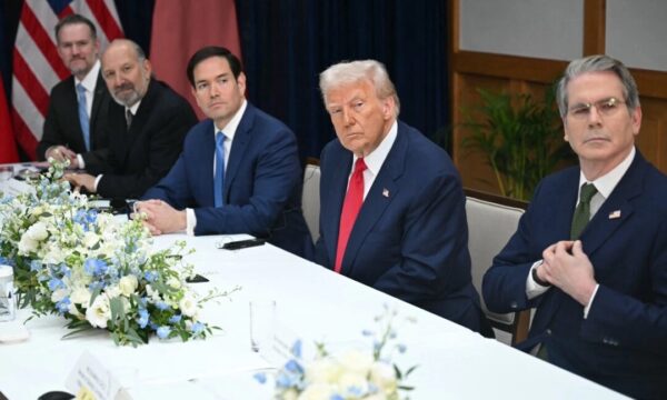 軍粛清の最中　習近平がトランプ氏・プーチン氏と同日に電話会談　国際的支持取り付け狙いか＝専門家