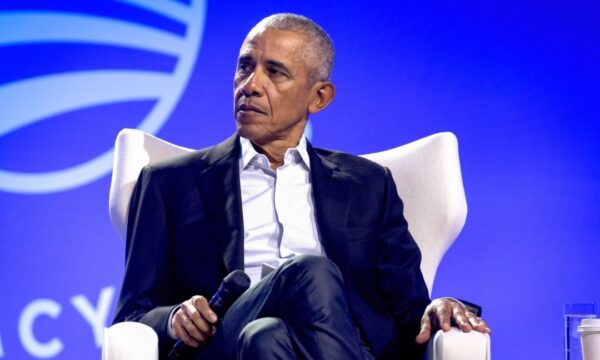 オバマ元大統領　宇宙人は存在すると発言　エリア51には保管されていないと強調