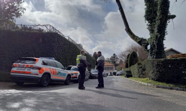 米当局　イラン高官の標的殺害の選択肢を示唆　政権交代も模索か