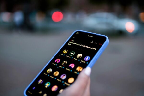 中共　国内の混乱を隠すため　ポルノでデジタル権威主義を強化か