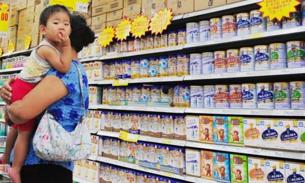 中国製粉ミルク成分に汚染の疑い　EUが検疫強化