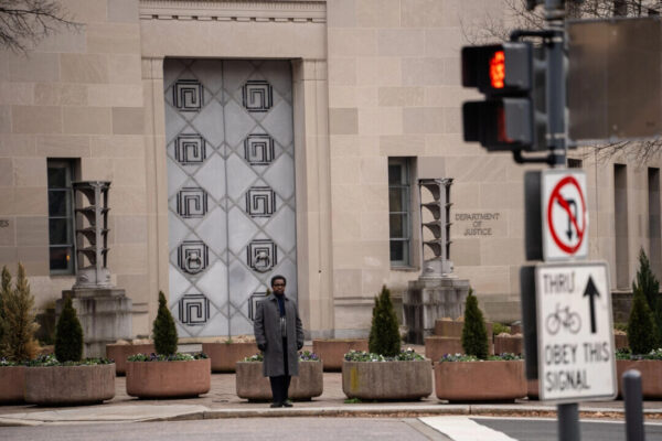 マッサージ店を装い売春宿を経営した疑い　米国で中国籍の男女4人を起訴