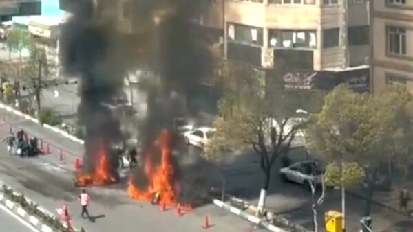 イランの検問所へのイスラエル空爆　民衆蜂起の呼び水となる可能性