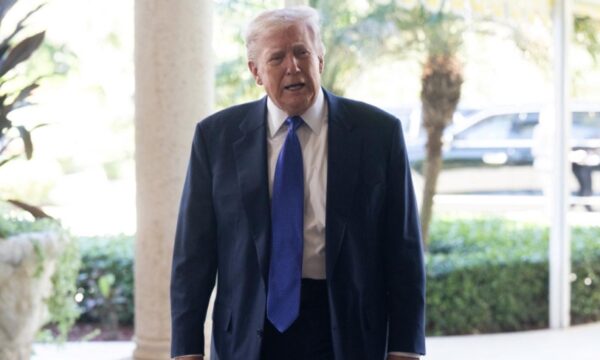 トランプ氏「高性能兵器の生産を4倍に」　防衛大手と会談