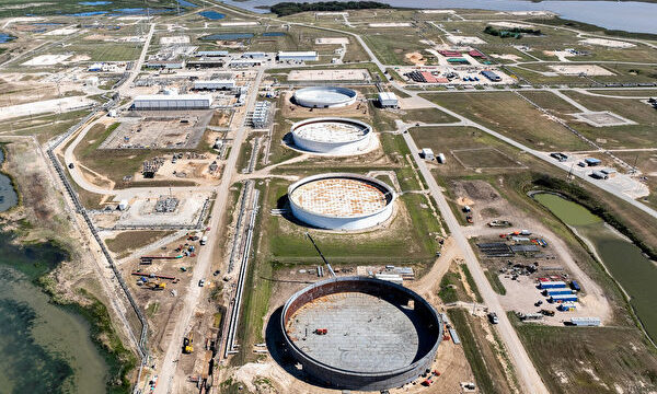 米国　来週末に戦略備蓄原油8600万バレルを初放出へ　市場安定を狙い