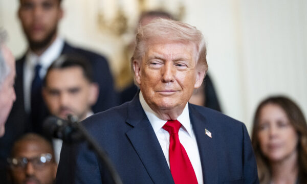トランプ大統領　国土安全保障省の予算案に署名　政府閉鎖が終了