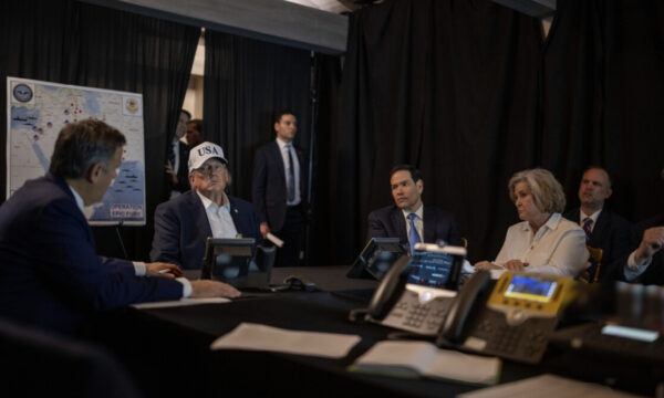 米軍のイラン攻撃決断の内幕　「高リスク・高リターン」な作戦　リスクに賭けたトランプの選択