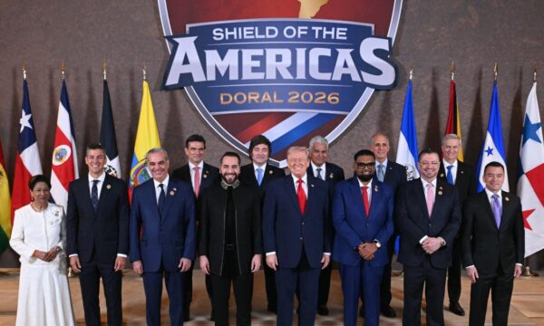 トランプ　次の目標を示唆　共産キューバは終焉に近づく