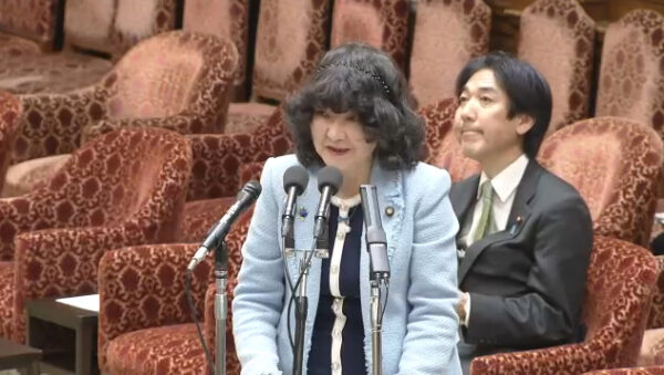 日本円を介さず中国系スマホ決済　国内で常態化　片山財務相「非常に由々しき問題」