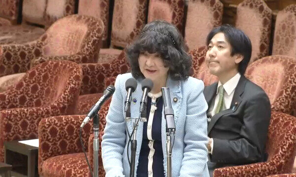 日本円を介さず中国系スマホ決済　国内で常態化　片山財務相「非常に由々しき問題」