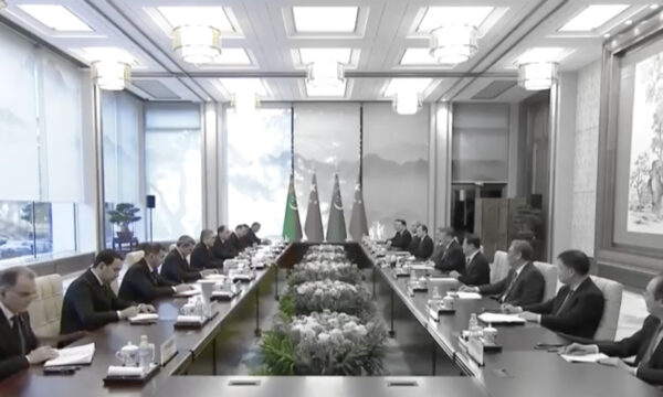 イラン情勢悪化でエネルギー危機懸念　習近平がトルクメニスタン大統領と緊急会談