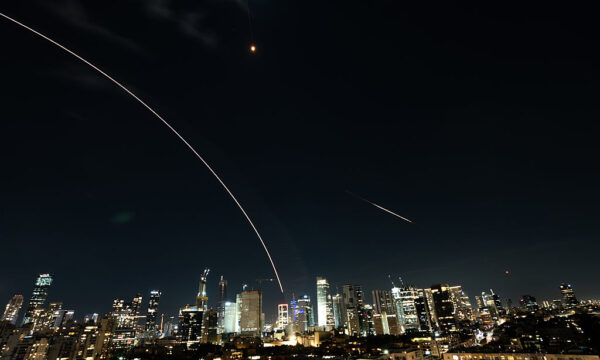 テルアビブの国際空港が一時閉鎖　在イスラエル日本国大使館が緊急情報発出